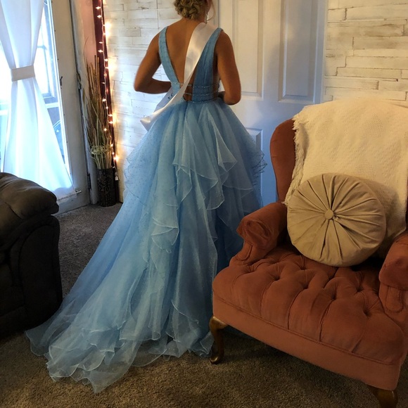 Gorgeous light blue Sherri hill - Picture 3 of 6